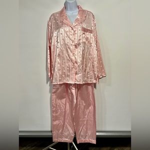 Vintage Kathryn Two Piece Pajama Set Long Sleeve Button Up Medium Pink Hearts 🩷